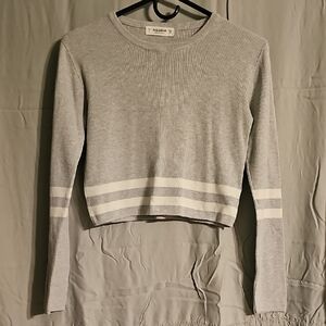 Pull&Bear Light Gray Cropped Sweater with White Stripes